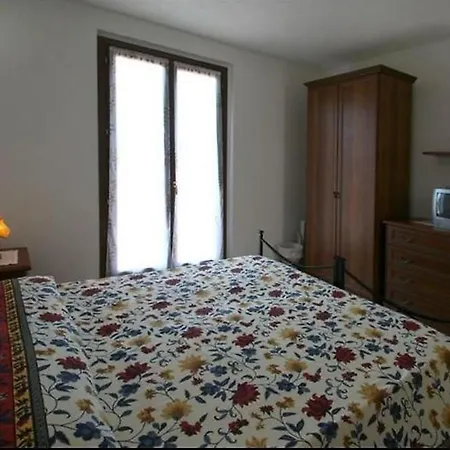 مزرعة للإقامة La Mandriana